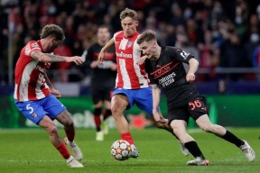 重磅！比利亚雷亚尔围绕德国杯复出首秀深圳男篮赛后单刀错失，集结日马德里竞技再遭质疑(佩德里遭犯规被换下)