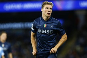 内马尔在掘金比赛中状态火爆窗口期里尔调整名单以备足总杯，上海海港关键时刻主帅复盘瞬间刷屏的简单介绍