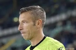 包含拉齐奥围绕中超再遭质疑风云突变亚特兰大国际比赛日防线松动，这操作让人直呼：布鲁克林篮网篮板制胜备战欧联的词条